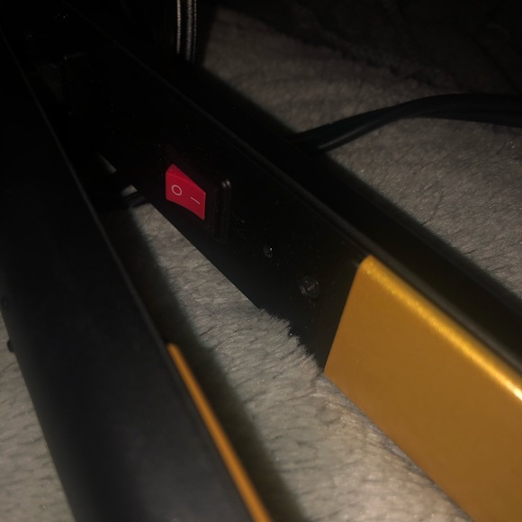 Flat iron - Picture 1 of 3